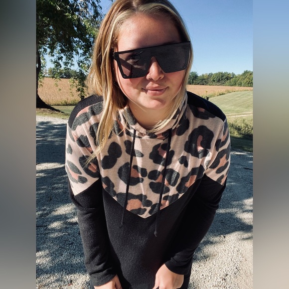 Cheetah Print Hoodie - Picture 1 of 2